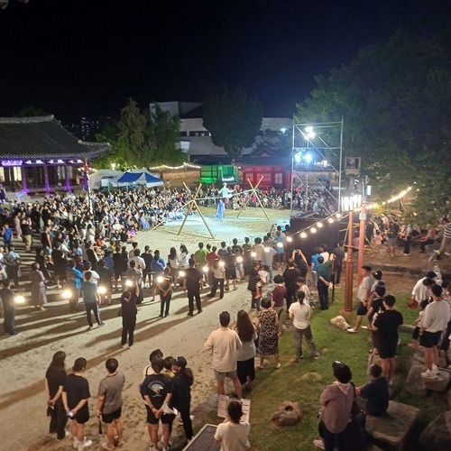 250922 2026 충주 국가유산 야행 사업 선정(24년 관아공원 행사 사진)2.jpg