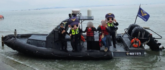 목포해경이 진도 신비의 바닷길 축제 안전관리를 실시 하고 있다(해상).jpg