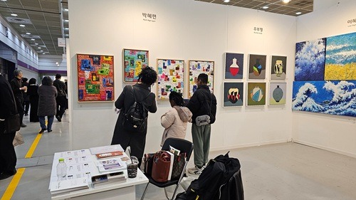 박혜련 작가 Time and Space으로 2025 서울 아트 쇼 참가2.jpg